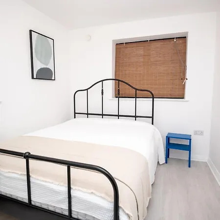 Lakehouse Inchiquin Ferienhaus *